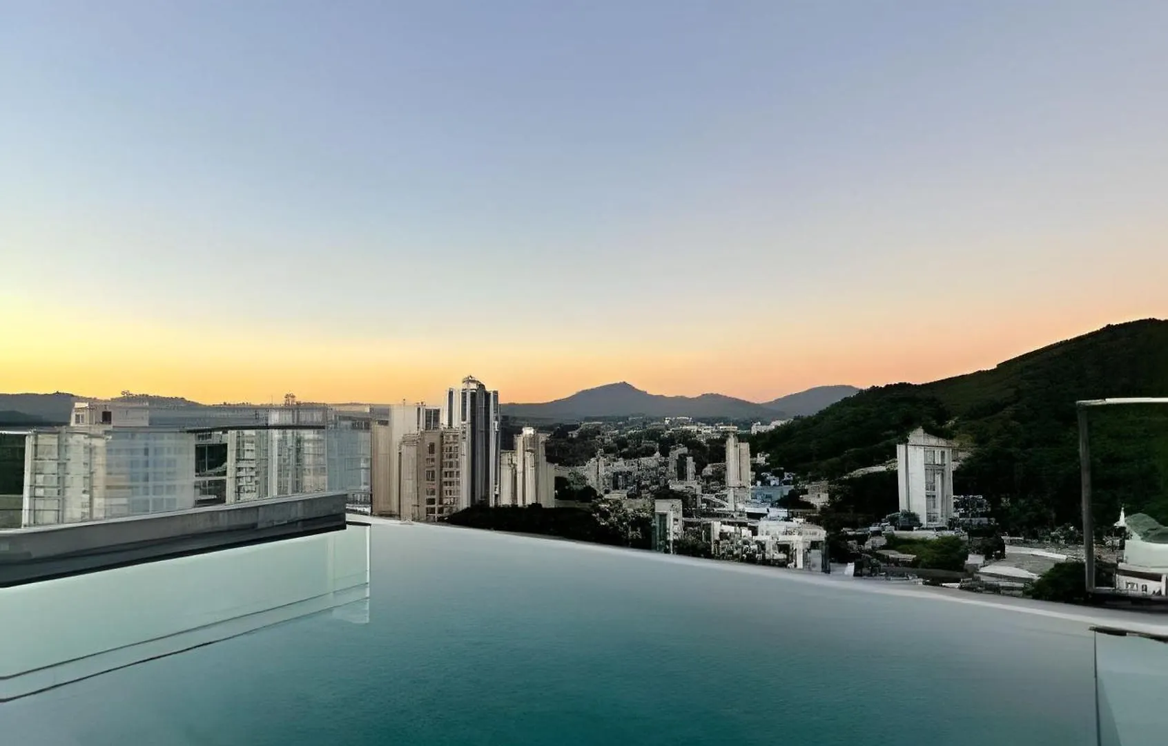 Loft Up 1309 | Mobiliado | Wifi | Piscina | Daire Blumenau