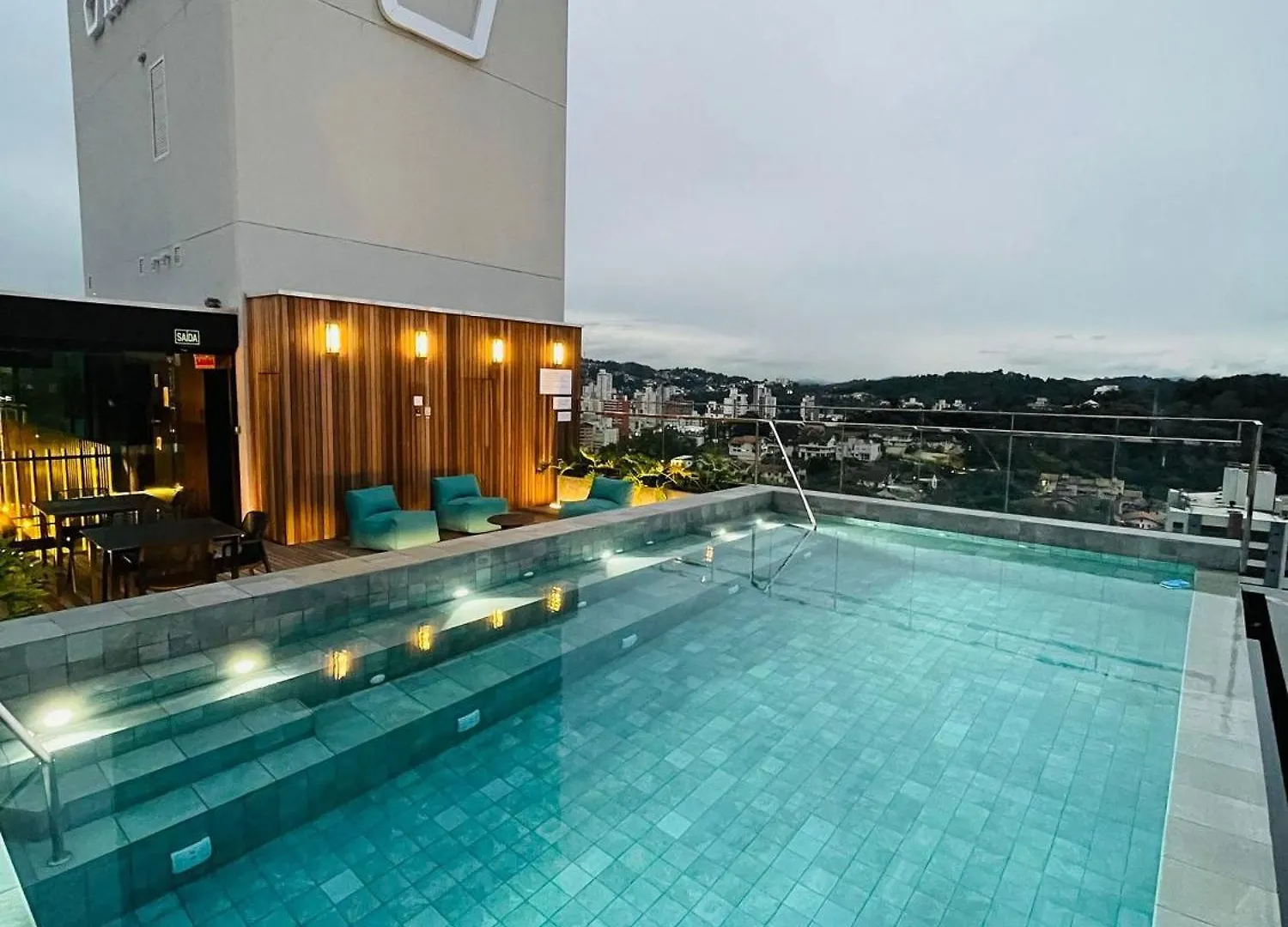 شقة Loft Up 1309 | Mobiliado | Wifi | Piscina | بلوميناو